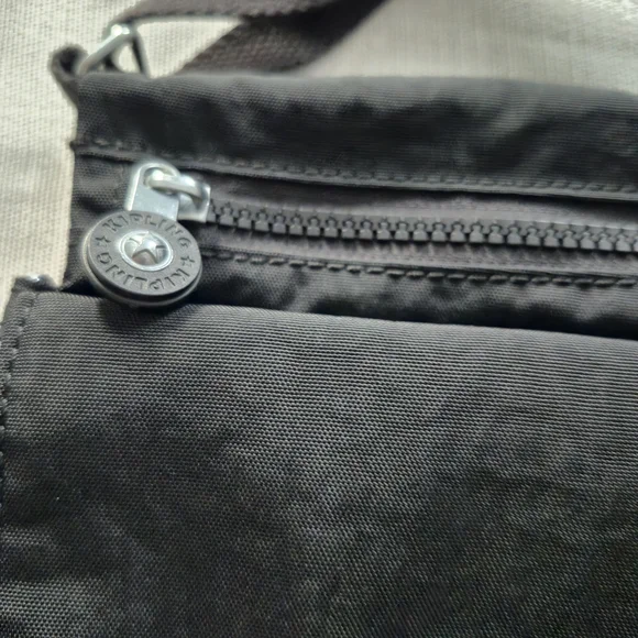 Kipling Eldorado Crossbody Bag Black Small Zip Snap Flap Front Adjustable Travel - Picture 4 of 12
